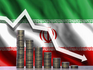 إيران تدخل مرحلة الانهيار الاقتصادي بعد فرض العقوبات 