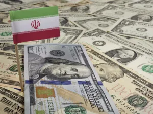 قال عمادي إن تجارة إيران مع الاتحاد الأوروبي التي بلغت إجمالا 7.6 مليار يوور (8.3 مليار دولار) العام الماضي قد تقفز 400% بحلول منتصف العام 2018