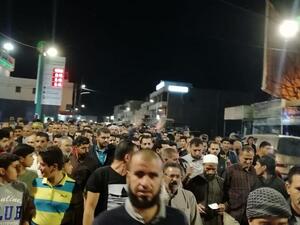 يأتي احتجاج النقابات الذي دخل في مرحلة التصعيد منذ الأربعاء الماضي لإسقاط قانون ضريبة الدخل الذي أقرته الحكومة السابقة برئاسة هاني الملقي قبل استقالتها، أمس الأول، وتكليف عمر الرزاز بتشكيل حكومة جديدة تحت ضغوطات الشارع