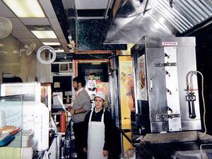 مصري من التشرد إلى افتتاح شركته الخاصة