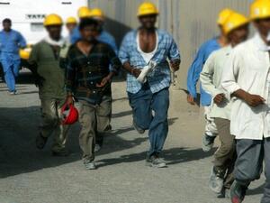 سلطنة عمان تقرر إيقاف استقدام وافدين في هذه المهن