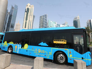 قطر تبدأ تجربة تشغيل الحافلات الكهربائية 