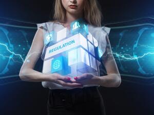 تستعمل المؤسسات المالية بالفعل مستودعات التعرف الى العميل، حيث يمكن لمؤسسات عدة تخزين وتبادل معلومات العناية الواجبة تجاه العميل على اساس مركزي