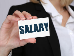 يتوقع أصحاب العمل أن تقوم بالتفاوض حول الراتب حتى إذا ادعوا عكس ذلك، فلا تحرمهم أو تحرم نفسك من هذه المتعة