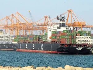 ميناء الملك عبدالعزيز بالدمام