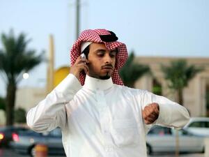 اعتبر مواطنون فكرة توطين قطاع الاتصالات جيدة، إلا أن تنفيذها على أرض الواقع صعب