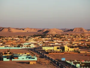 السودان يعمل على زيادة إنتاج الغاز في الداخل وفتح الباب أمام الاستثمار مضيفا أنه يجري تعديل الدستور لتحديد السلطة المسؤولة عن تسهيل الاستثمار الأجنبي