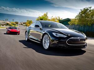 ستحمل السيارة الجديدة اسم تسلا موديل 3 - Tesla Model 3، ومن المتوقع أن يتم إطلاقها في حفل خاص سيقام في كاليفورنيا الجنوبية بتاريخ 31 مارس الجاري إن شاء الله