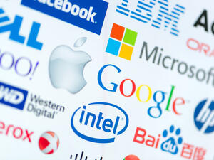 قيمة تجارة الامارات المتعلقة بأجهزة هواتف الشبكات الخليوية وغيرها من الشبكات اللاسلكية خلال السنوات الست الماضية والربع الأول من العام الجاري، بلغت 805 مليارات درهم