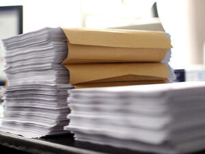 الحد من المعاملات الورقية يجب أن يكون محور اهتمام البنوك في دبي قبل تبني تكنولوجيا البلوكتشين والعملات الرقمية