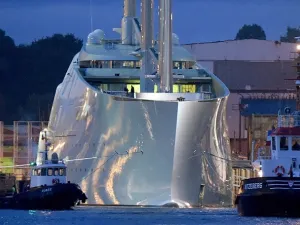 تبلغ كلفة اليخت 450 مليون دولار، وسيحمل اسم "Sailing Yacht A