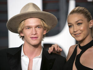 The Pali model and Aussie rocker were on/off for a year before calling it quits. (File photo)