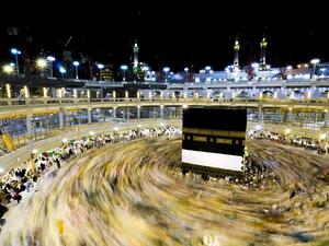 موسم الحج عادة ما تكثر فيه المضاربة في الذهب، بحسب الخبراء. 