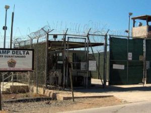 البنتاغون يسلم الكونغرس بحلول مساء الثلاثاء تقريره حول اغلاق غوانتانامو
