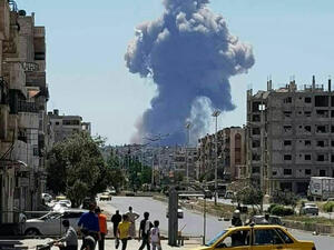 انفجارات في مخازن السلاح في مطار سوري 