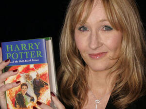 JK Rowling had some sound advice for one Harry Potter fan on what to read while fasting for Ramadan.(Buzzlie.com)