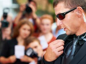 والد زوجة الأمير هاري: إياك أن ترفع يدك على ابنتي
