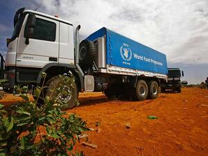 وصول أول قافلة برية تحمل مساعدات للحسكة السورية
