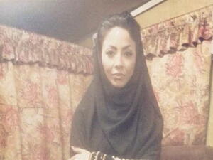 دوللي شاهين بالحجاب