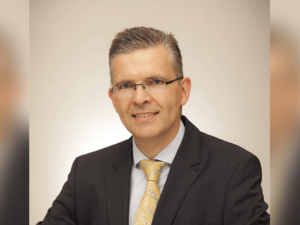 الدكتور كاي هنريك بارث, كبير مساعدي العميد لشؤون الابحاث في جامعة جورجتاون في قط