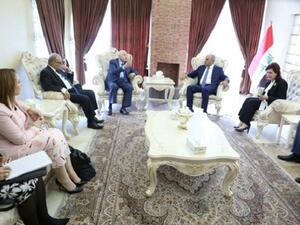 عقدت الاجتماعات بحضور نائب رئيس الوزراء الأردني السابق الدكتور جواد العناني والسفيرة العراقية في عمان سعادة السيدة صفية السهيل وعشرين من مدراء مجموعة طلال أبوغزاله في مختلف النشاطات.