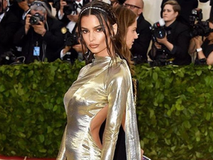 إميلي راتاجكوسكي في  Met Gala