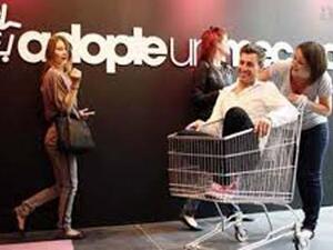 محظوظة في المنجر