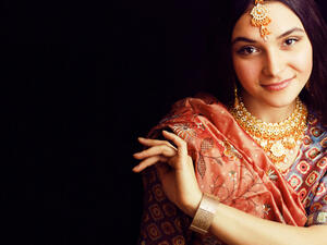 تشتهر الهنديات بجمال شعرهن واعتنائهن به (shutterstock.com)