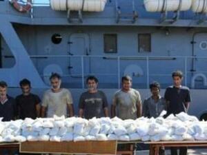 البحرية المصرية تضبط مركب إيراني محمل بالمخدرات
