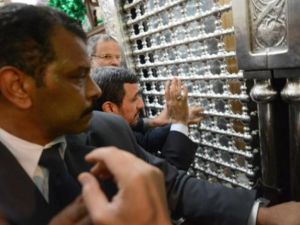 الرئيس الايراني في زيارة السيدة زينب-القاهرة/أ.ف.ي