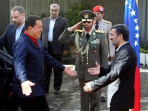 نجاد مستقبلا الرئيس الفنزويلي في طهران/ ا.ف.ب