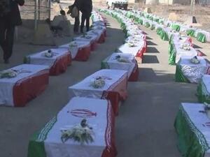 بغداد تسلّم طهران رفات 76 جندياً إيرانياً قتلوا بالحرب بين البلدين