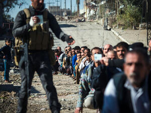 تقارب الأكراد وقيادات سنية عراقية يربك تسوية الحكيم