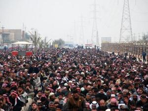 سنة العراق يشيعون قتلاهم/أ.ف.ب