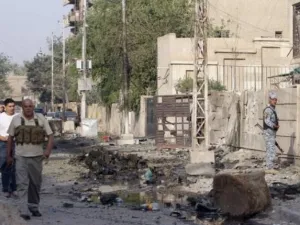 ثلاثة من عناصر الشرطة قتلوا وأصيب إثنان آخران في انفجار عبوة ناسفة