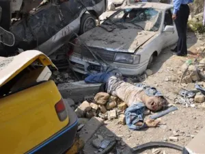 سيارتان ملغومتان تنفجران في مدينة الموصل بشمال العراق