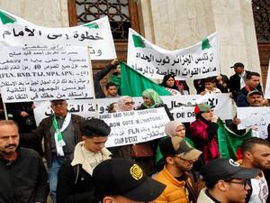 منع 134 شخصية من السفر خارج الجزائر احترازيا