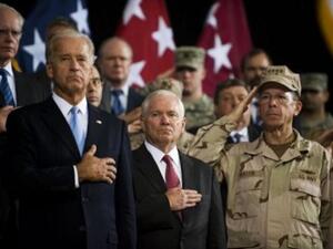 من اليمين: الادميرال مايك مولن ووزير الدفاع الاميركي روبرت غيتس ونائب الرئيس الاميركي جو بايدن
