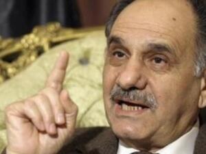 صالح المطلك وهو من القيادات السنية ونائب رئيس الوزراء