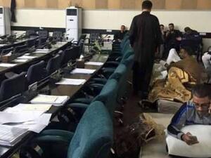 اعتصام ومبيت نحو 100 نائب عراقي داخل مقر البرلمان
