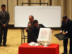 حسمت القائمة العراقية بزعامة إياد علاوي أخيرا موقفها بتأكيدها التزامها باتفاق تقاسم السلطة