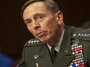 الجنرال الأمريكي ديفيد بترايوس، قائد القوات الأمريكية في العراق بين عامي 2007 و2008