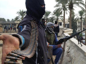 اشتباكات متقطعة بين قوات الجيش التي تحاول دخول مدينتي الرمادي والفلوجة، و”ثوار العشائر”