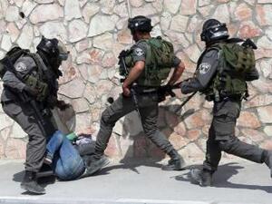 الأحد، حين طعن شاب فلسطيني مجندا إسرائيليا في القدس