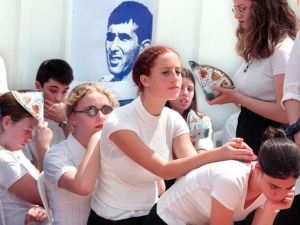 حملة لتلميذات اسرائيليات يطالبن بالحق في ارتداء الشورت
