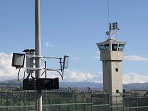 قوة هذه الأجهزة على نشر موجات كهرومغناطيسية تبلغ 2690 ميغاهيرتز في مناطق مغلقة تتجاوز المعايير
