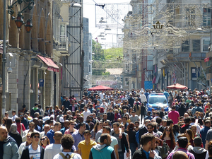 Consumer prices in Turkey rose 11.3 percent in March from the same period in 2016, the highest annual rate recorded since October 2008. (File photo)