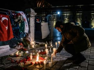 احالة 16 مشتبها بهم اعتقلوا بعد اعتداء اسطنبول الى المحكمة
