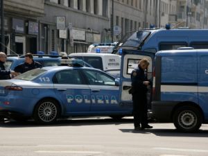 الشرطة الايطالية خلال عملية في ميلانو
