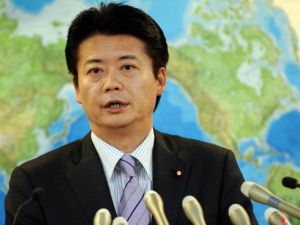 يتكهن البعض بأن تعليق بايدن قد يشجع أولئك الذين يريدون إعادة النظر في دستور ما بعد الحرب